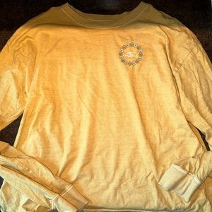 Woman’s long sleeved crop top